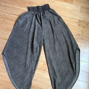 Bucketlist Green Spotted Wide-Leg Pants